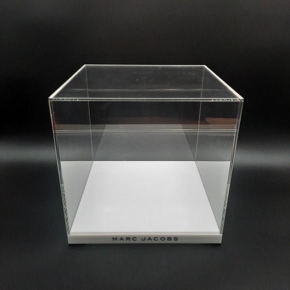Marc Jacobs Acrylic‎ Display Case White Riser Stand Countertop Retail Fixture - Picture 5 of 7